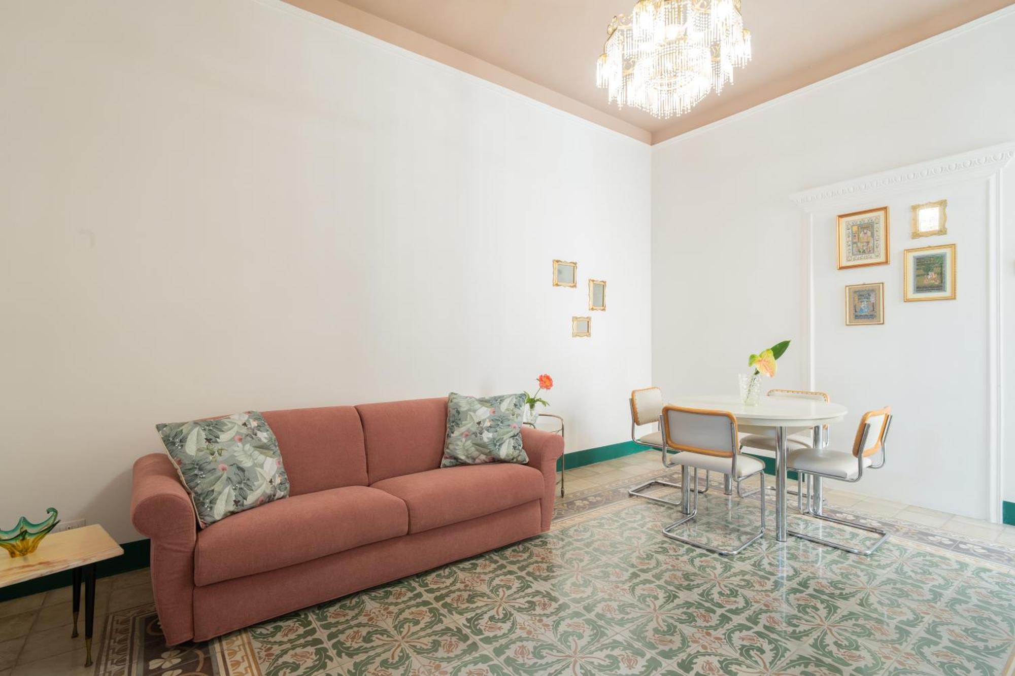 Lotus Apartment & Rooftop By Residence Colibri เลชเช ภายนอก รูปภาพ